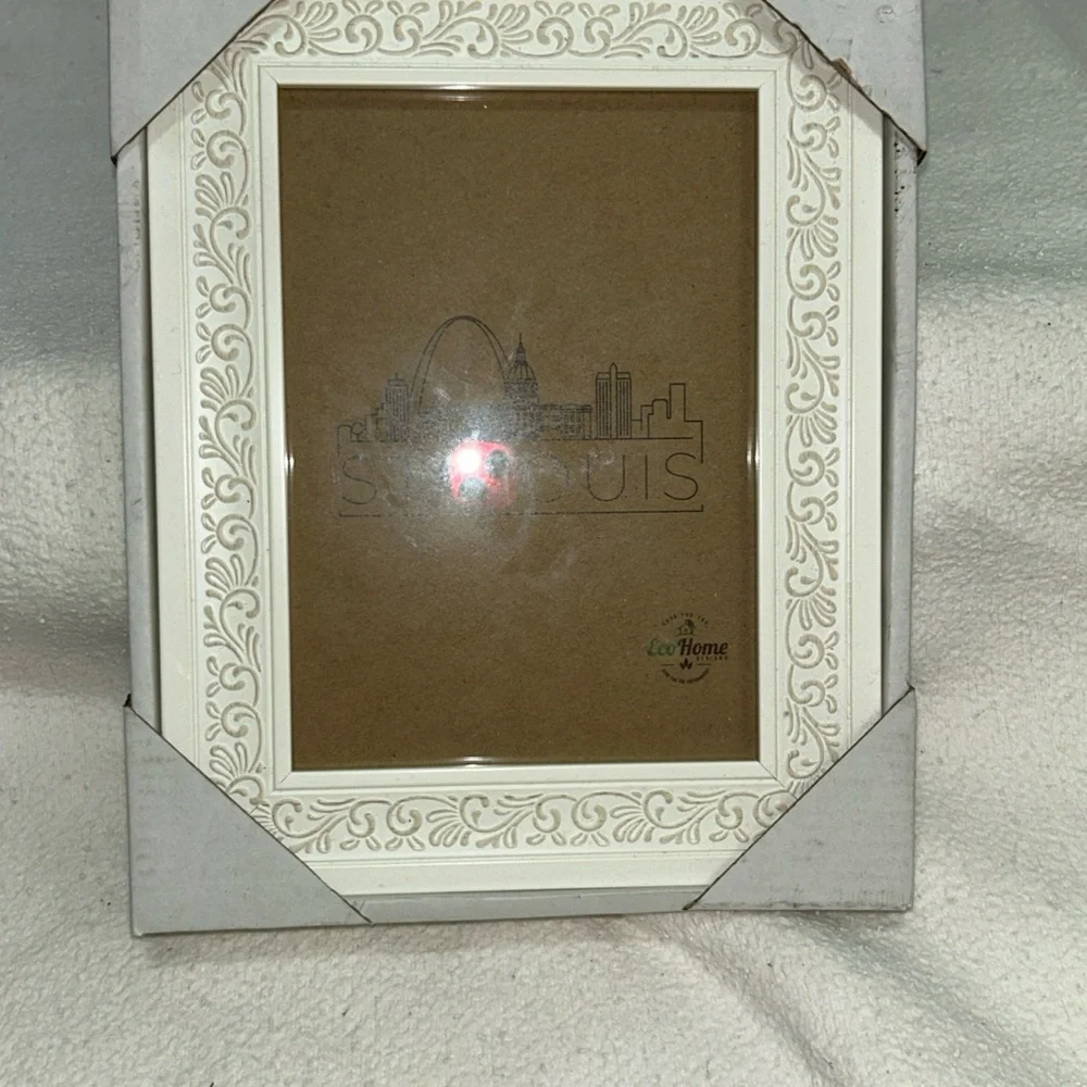 White Ornate Geometric‎ Picture Frame